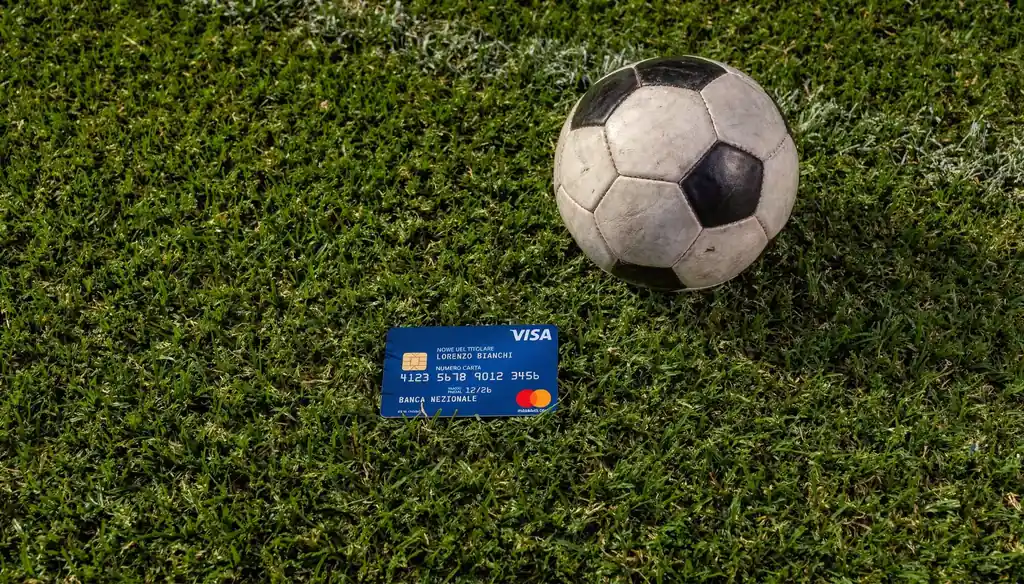 Deposito rapido con Visa per scommesse sul calcio e palinsesto Serie A